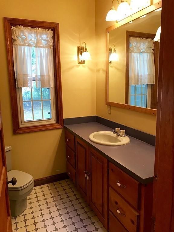 Building Photo - Gorgeous Single Family Home
