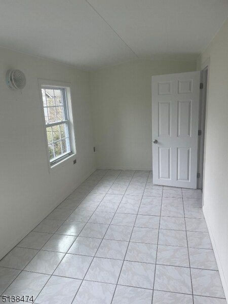 Building Photo - 13 Kenwood Ave
