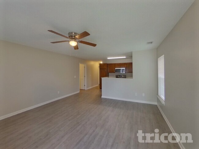 Foto del edificio - 80 Springway Dr