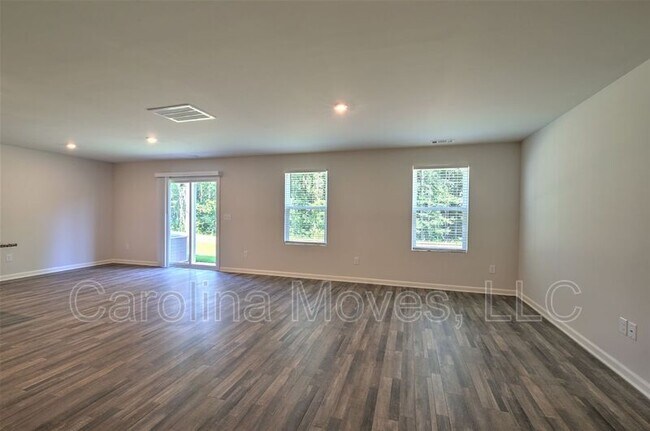 Foto del edificio - 731 Wayfinder Run