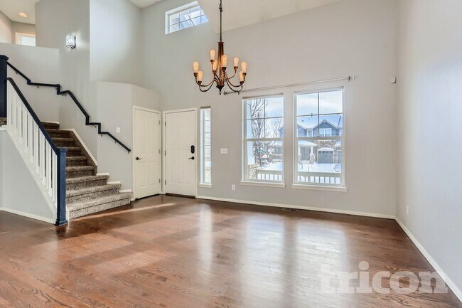 Foto del edificio - 4565 Larksong Dr