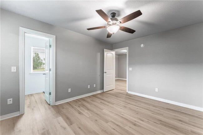 Building Photo - 109 2nd Ave SW