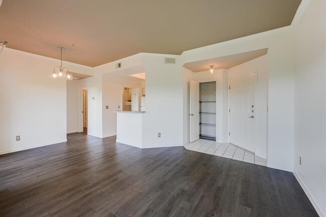 Building Photo - 6000 Shepherd Mountain Cove