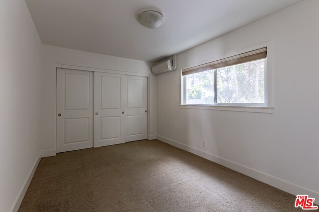 Building Photo - 2147 N Beverly Glen Blvd