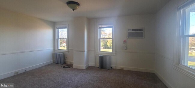Building Photo - 602 Robert Fulton Hwy