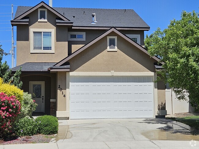 Building Photo - 2014 E Mountain Man Dr