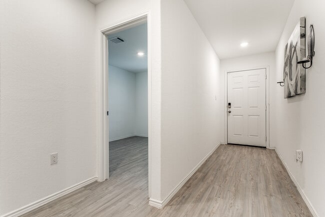 Building Photo - 2626 Robles St