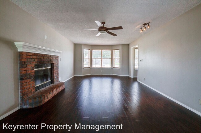 Building Photo - 3 br, 2.5 bath House - 10703 E 65th St