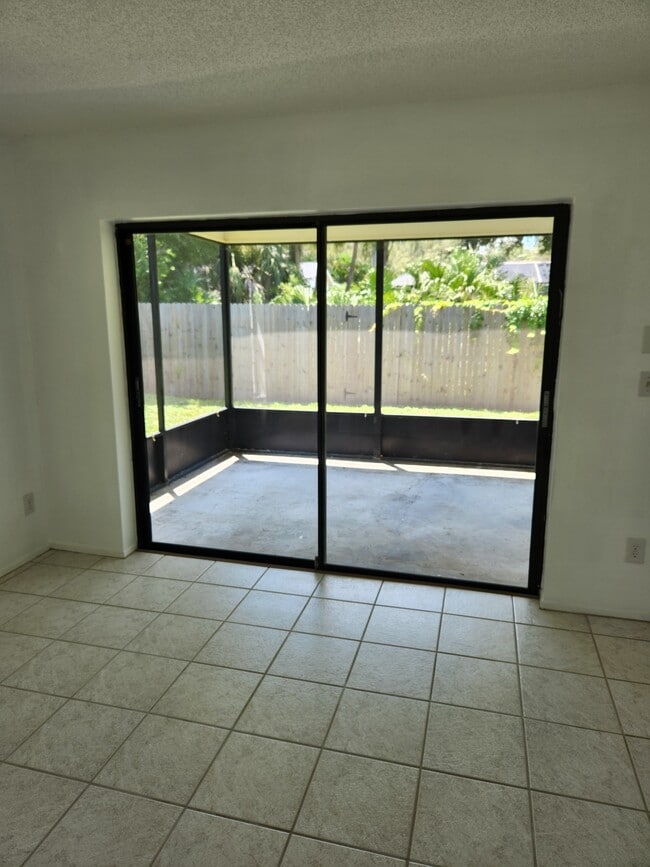 Building Photo - 3172 Cypress Green Dr
