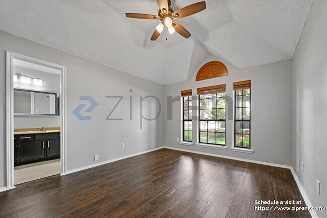 Foto del edificio - 2029 Oakglen Dr