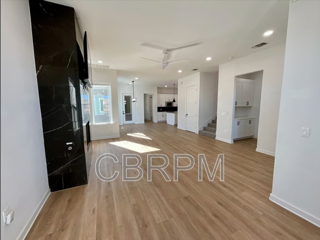 Building Photo - 12016 Savannah Ave