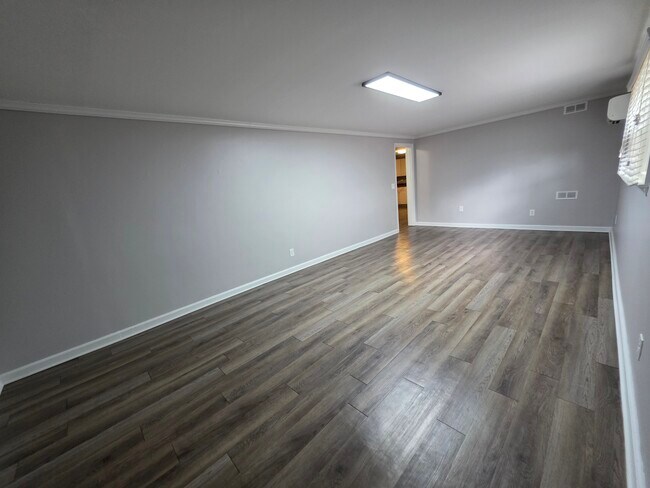 Foto del edificio - 709 Mountain View Ave