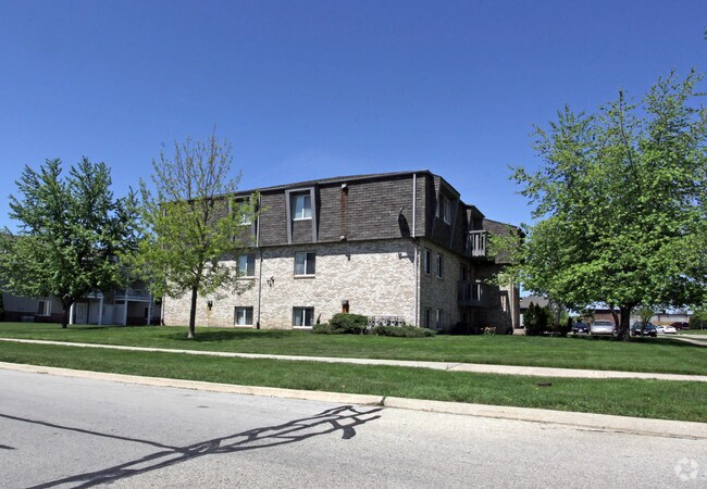 Foto principal - 2301-2390 Bicentennial Ave