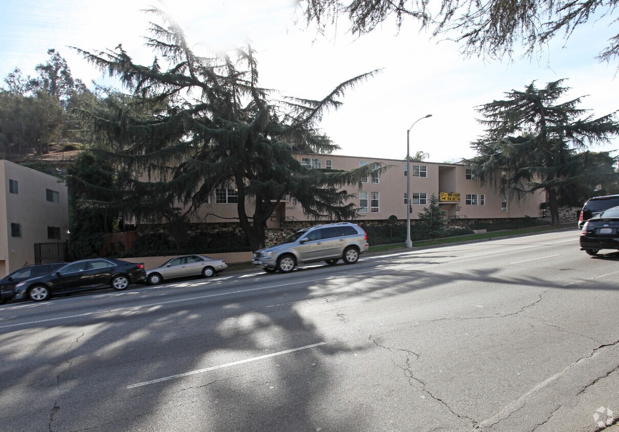 Foto del edificio - Rexdeo Apartments