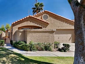 Building Photo - 315 E Hearne Way