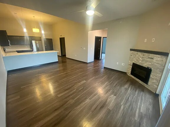 Foto del edificio - 2869 Spring Rose Cir