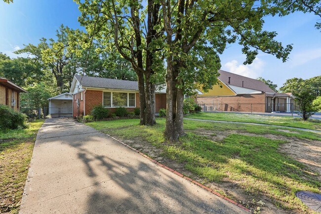 Foto del edificio - 3902 N Cypress St