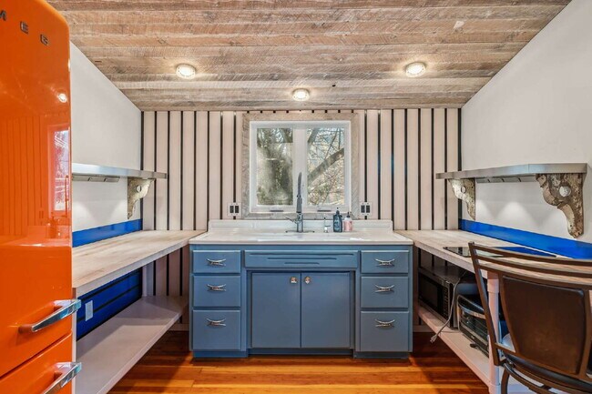 Foto del edificio - 248 Walker Ave