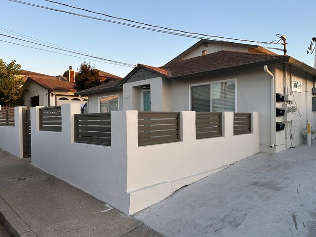 Foto del edificio - 1218 Sonoma Ave