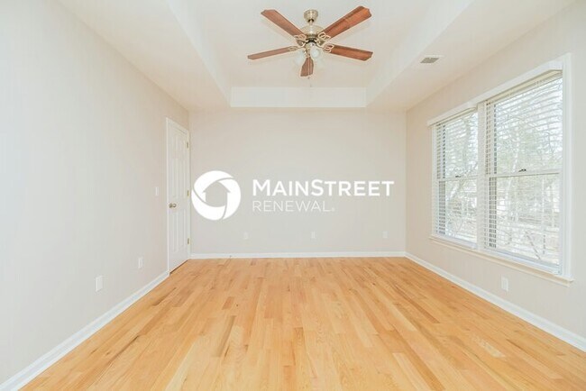 Foto del edificio - 4 Bedroom Pet-Friendly Home in Antioch, TN with Main Street Renewal
