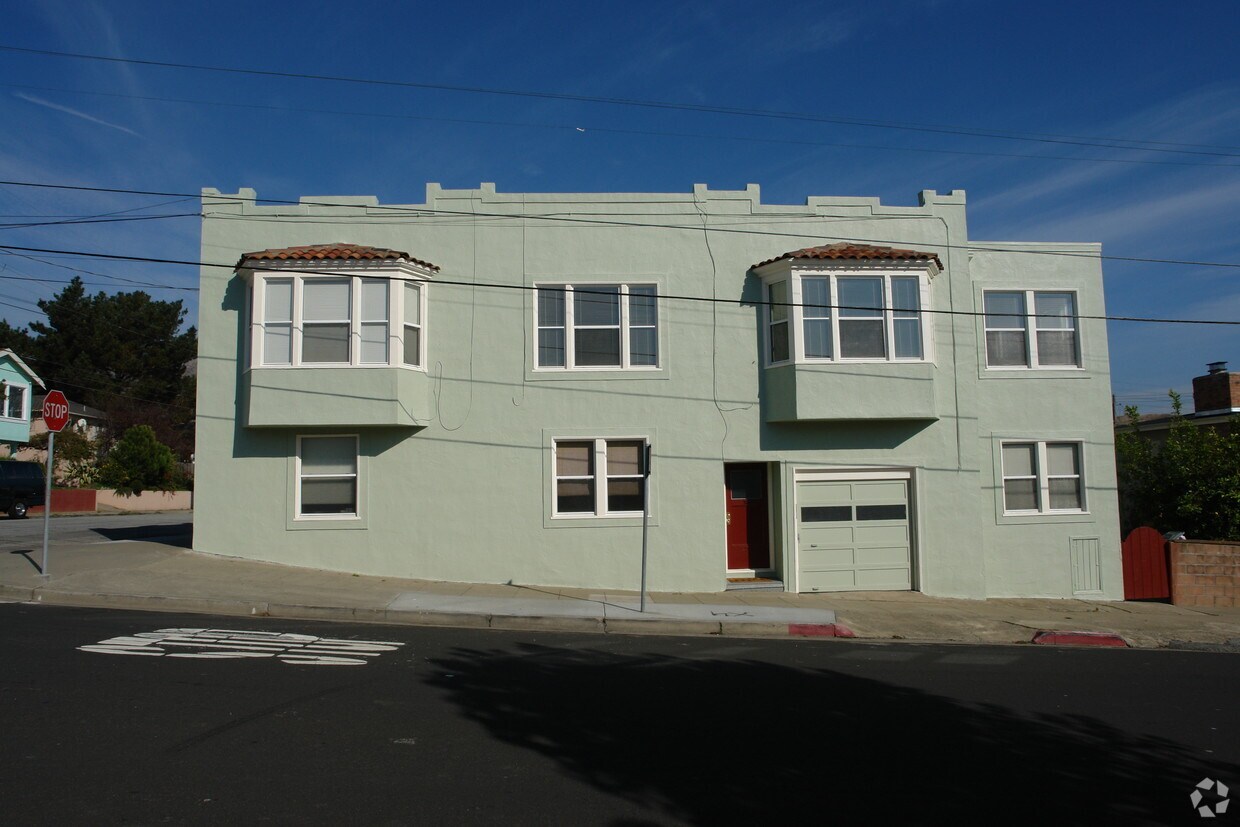 Building Photo - 800 Olive Ave