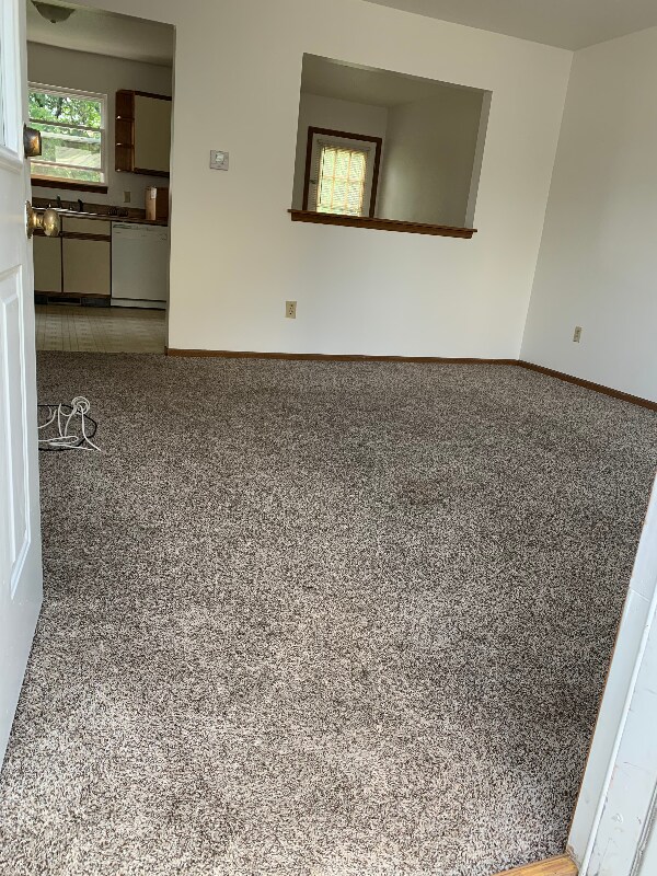 Building Photo - 2911 Hemlock Dr