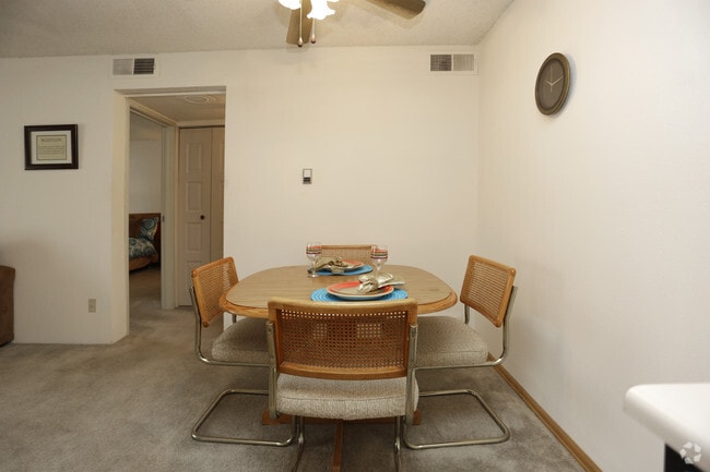 1BR, 1BA - 610 SF - Trailgrove