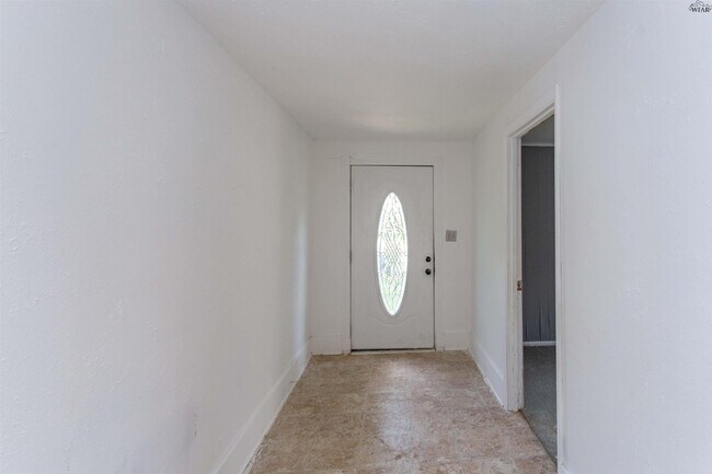 Building Photo - 1710 Pearl Ave