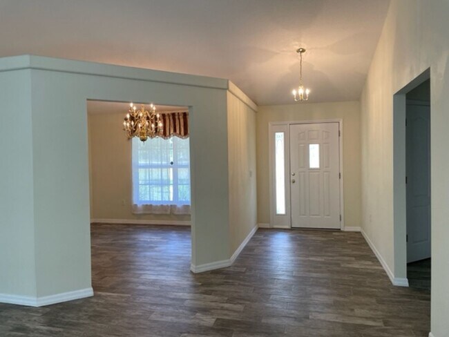 Foto del edificio - Gorgeous home, Ready to go! Just 15 minute...