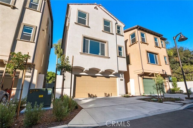 Foto del edificio - 11741 Rose Dr