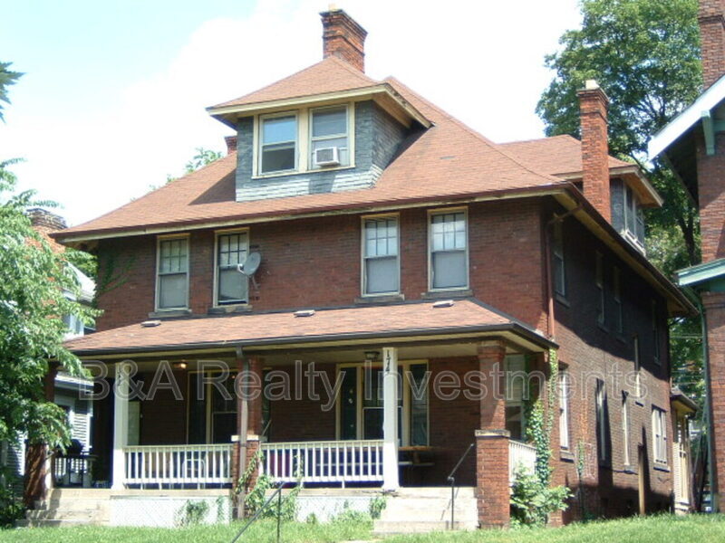 Primary Photo - 174 E 13th Ave