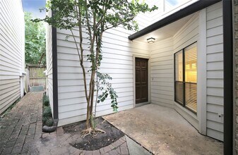 Building Photo - 2555 Bering Dr