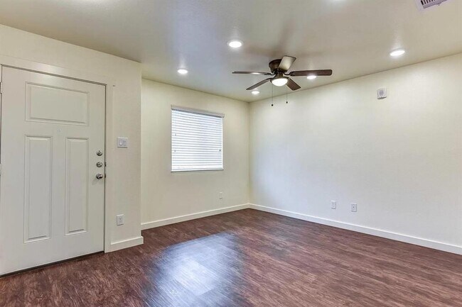 Foto del edificio - 21155 Gosling Rd