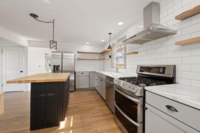 Foto del edificio - N1033 Co Rd K