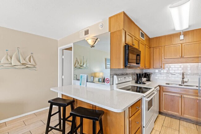 Building Photo - 8743 Thomas Dr