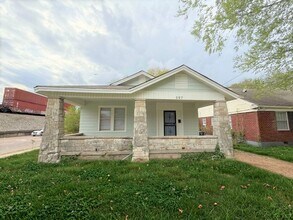 Building Photo - 597 Lundee St