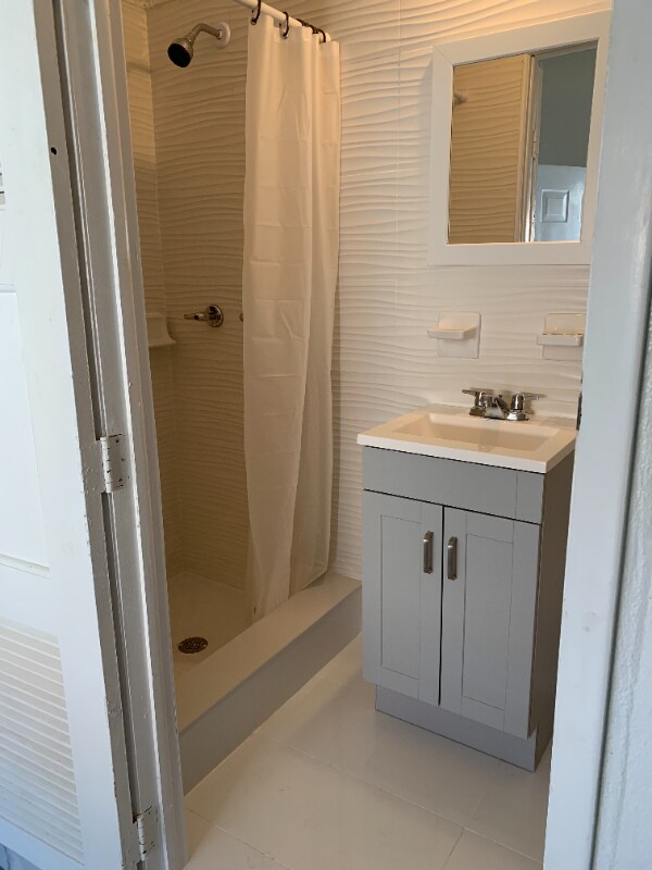 Foto del edificio - 1740 NE 143rd St