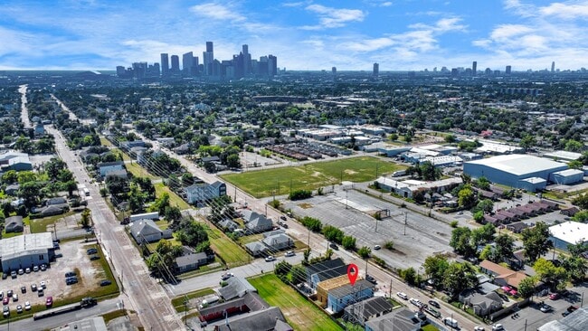 Foto del edificio - 3310 Hardy St