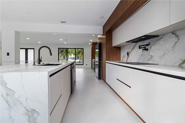 Foto del edificio - 5420 Lincoln St