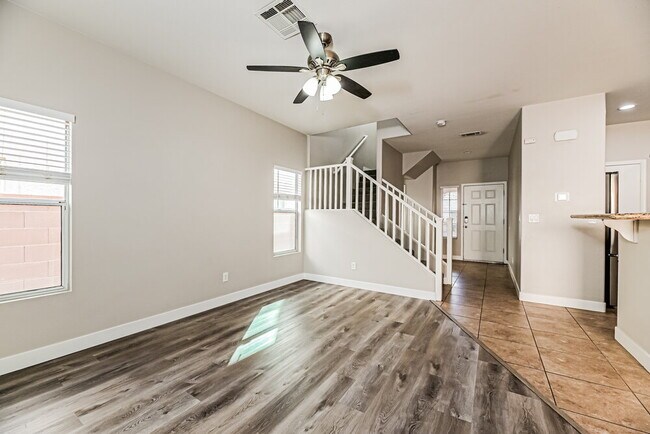 Foto del edificio - 932 Maple Pines Ave