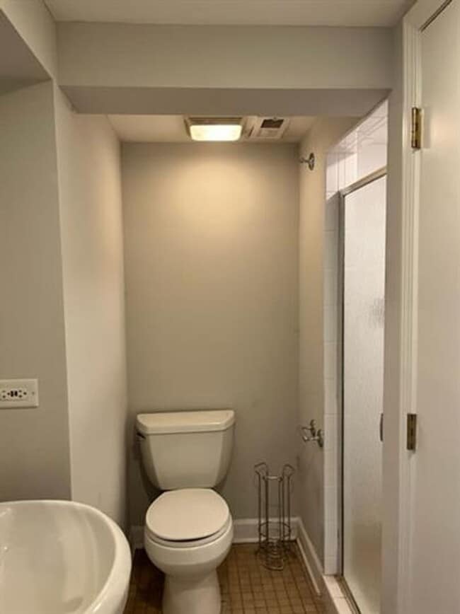 Foto del edificio - 244 Elgin Ave
