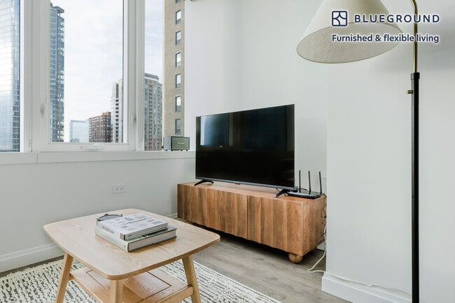 Building Photo - 1000 S Michigan Ave