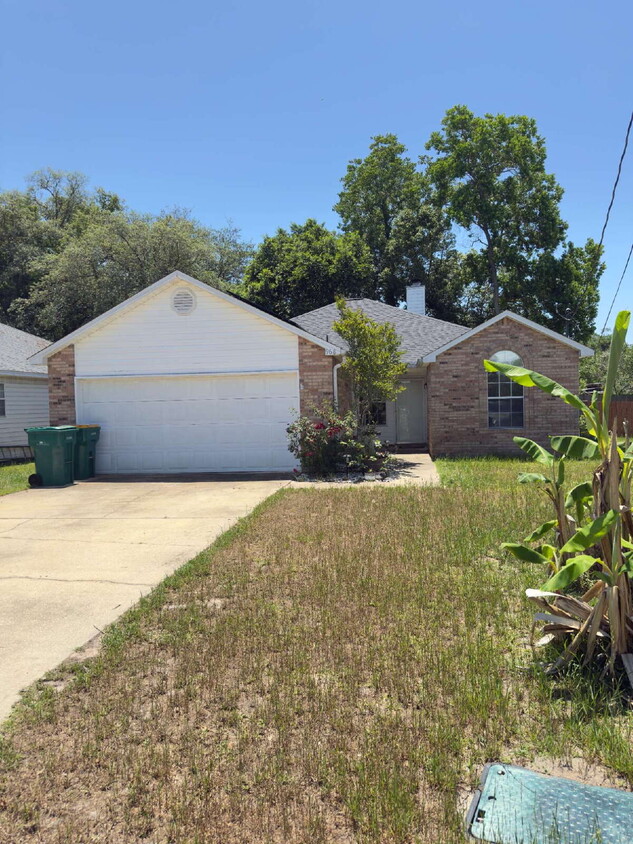 Primary Photo - 968 Southern Oaks Ct