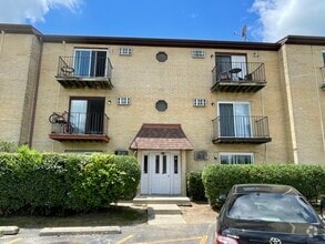 Building Photo - 4214 Bonhill Dr