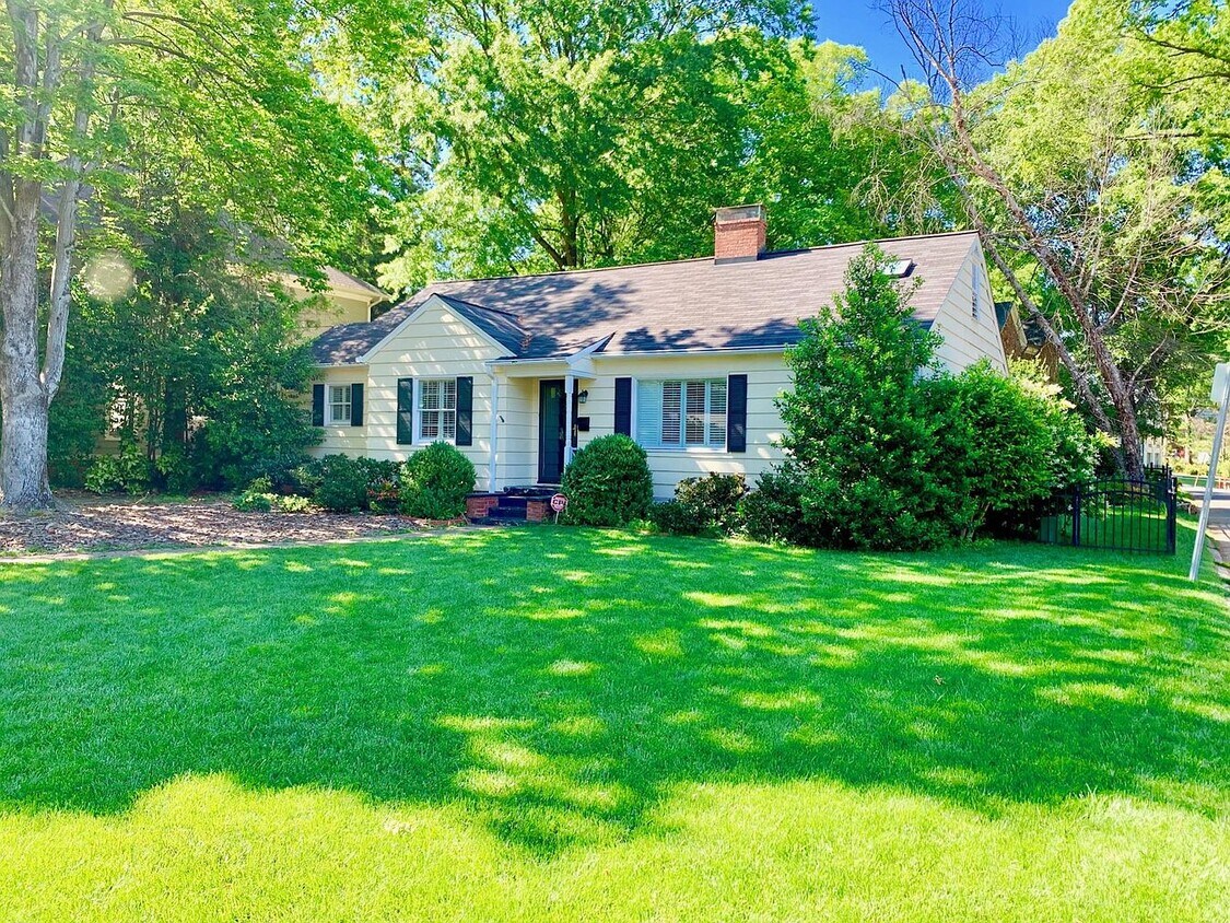 Primary Photo - 1239 Yale Pl