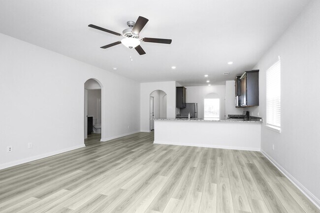 Building Photo - 443 Lone Rider Dr