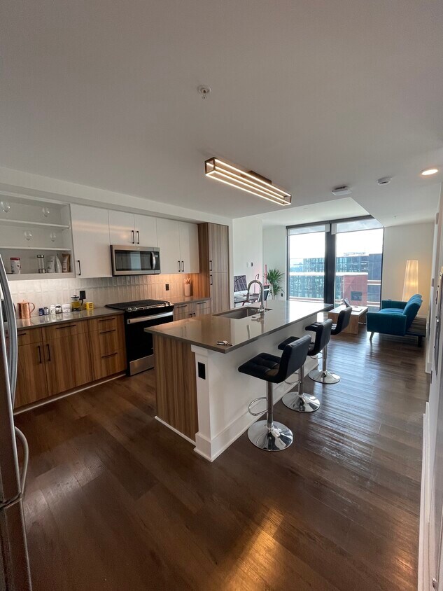Primary Photo - 1375 Peachtree St NE