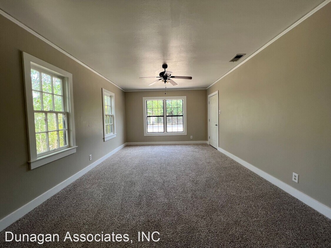 Foto principal - 3 br, 1 bath House - 707 N. Alameda St.