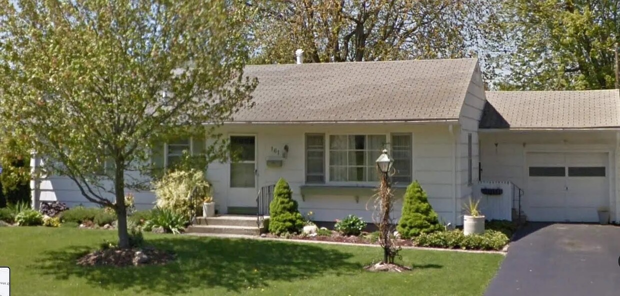 Foto principal - 161 Skycrest Dr