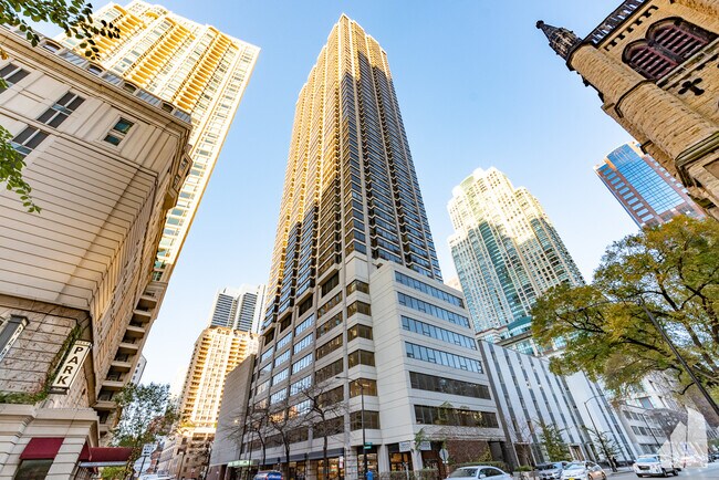 Foto del edificio - 30 E Huron St
